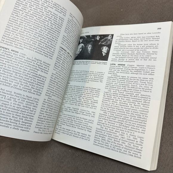 Encyclopedia of Mystery & Detection Paperback by Chris Steinbrunner Otto Penzler - Picture 9 of 11